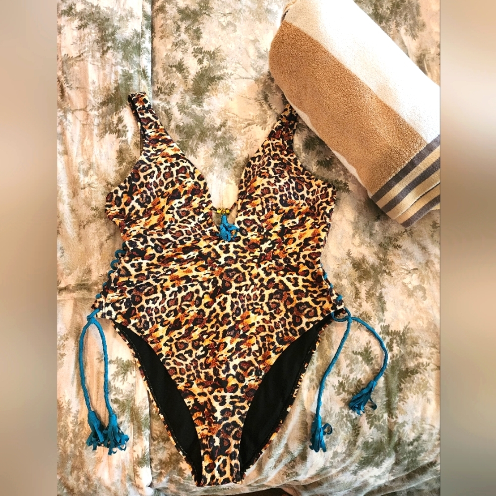 Ashley Graham one piece Swimsuit